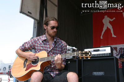 Photos by Kyle Hutton from Truth Explosion Magazine
http://www.truthexplosion.com
